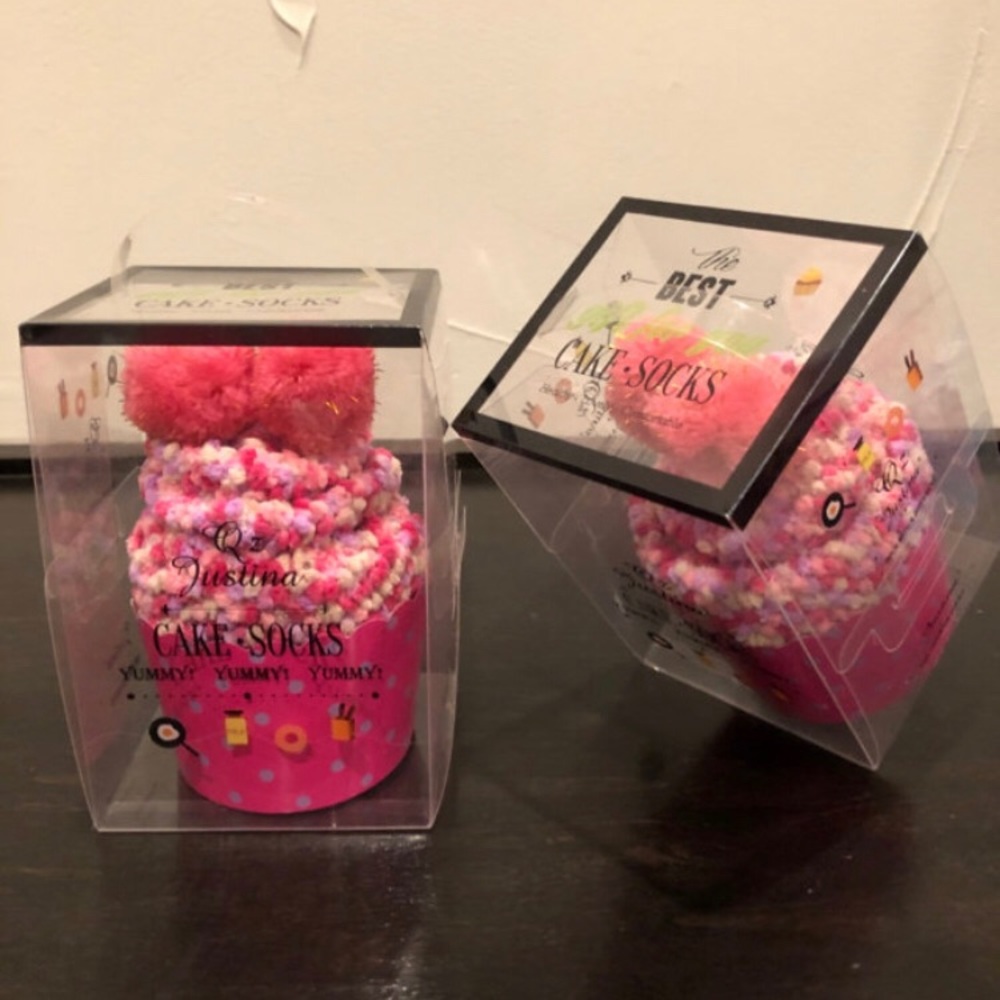 Pom Pom Cupcake Socks - Picture 7 of 8